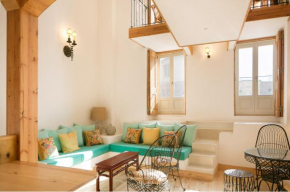 Alfama Deluxe Duplex 53 by Lisbonne Collection
